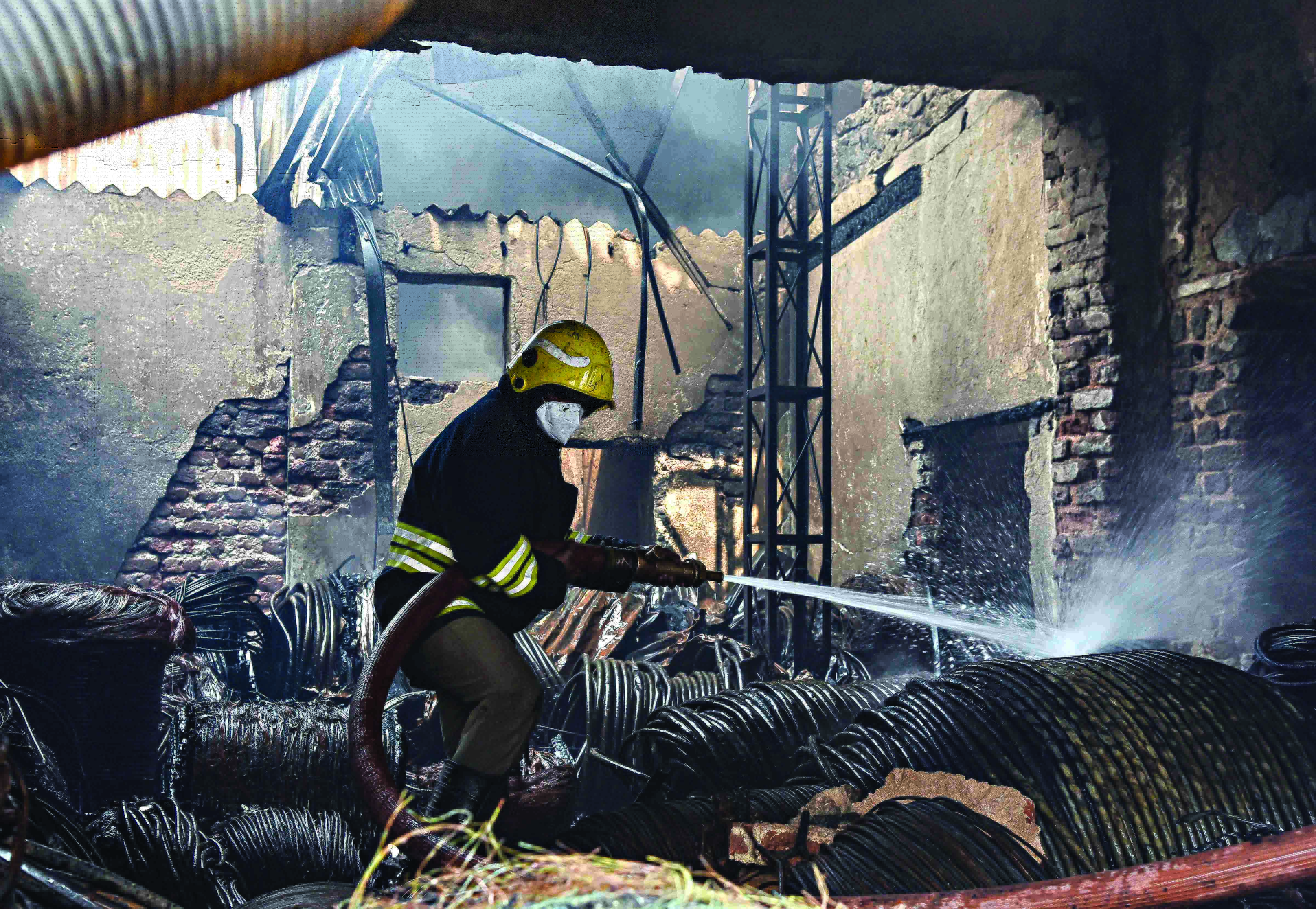 11 migrant workers from Bihar charred to death in Hyderabad godown fire 11 migrant workers from Bihar charred to death in Hyderabad godown fire