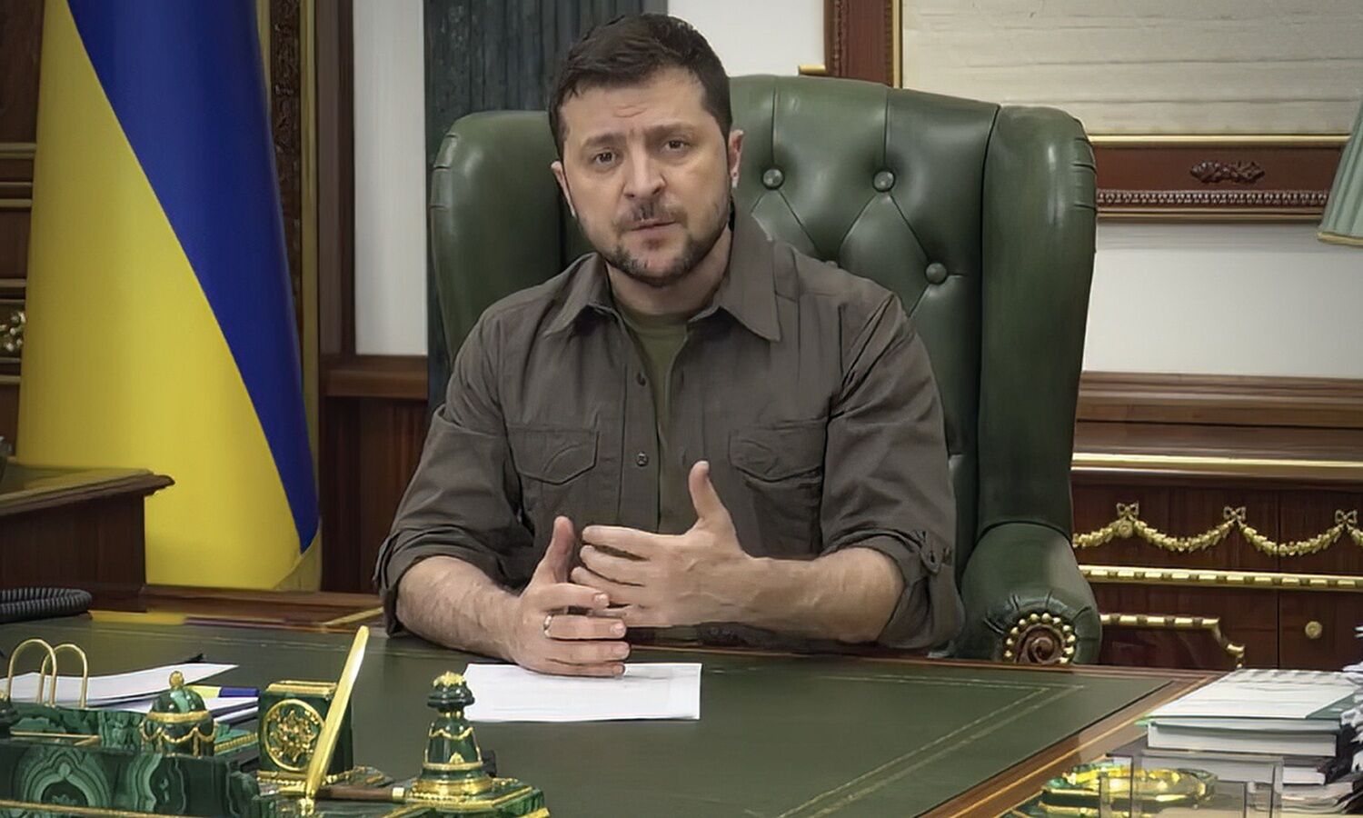Ukraine president pleads for worldwide show of support