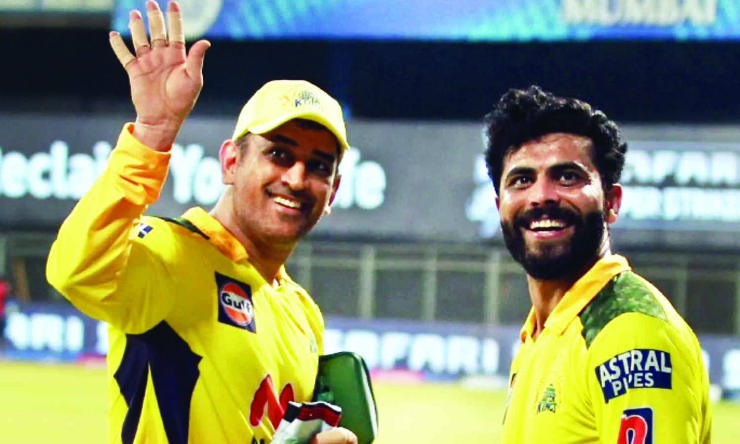 Dhoni steps aside, hands over CSK captaincy to Jadeja