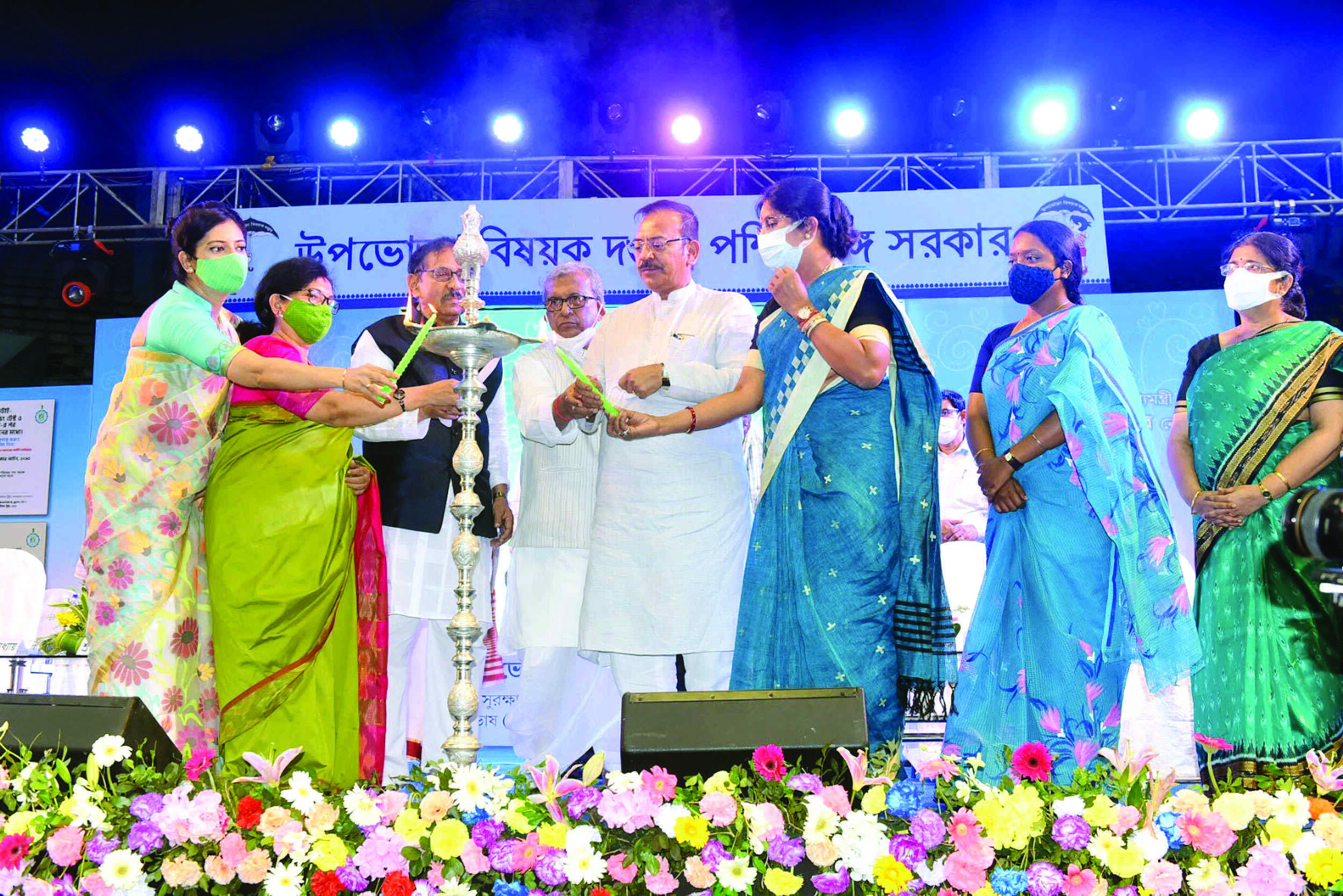 Consumer Rights: Kreta Suraksha Mela begins at Netaji Indoor Stadium Consumer Rights: Kreta Suraksha Mela begins at Netaji Indoor Stadium