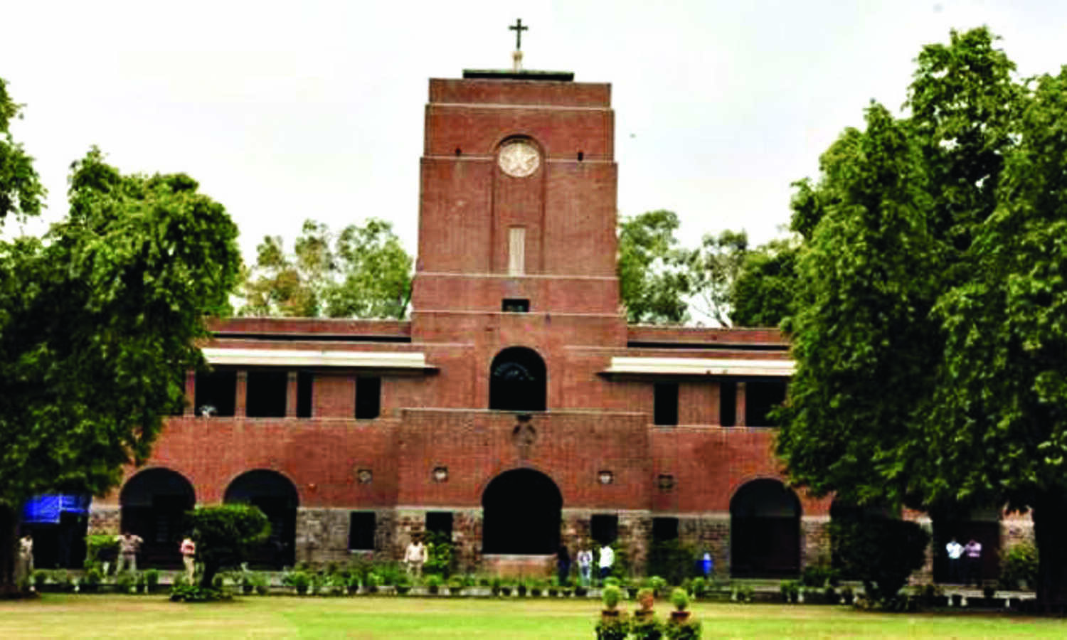 DU: Clearing Class 12, CUET enough to secure admissions