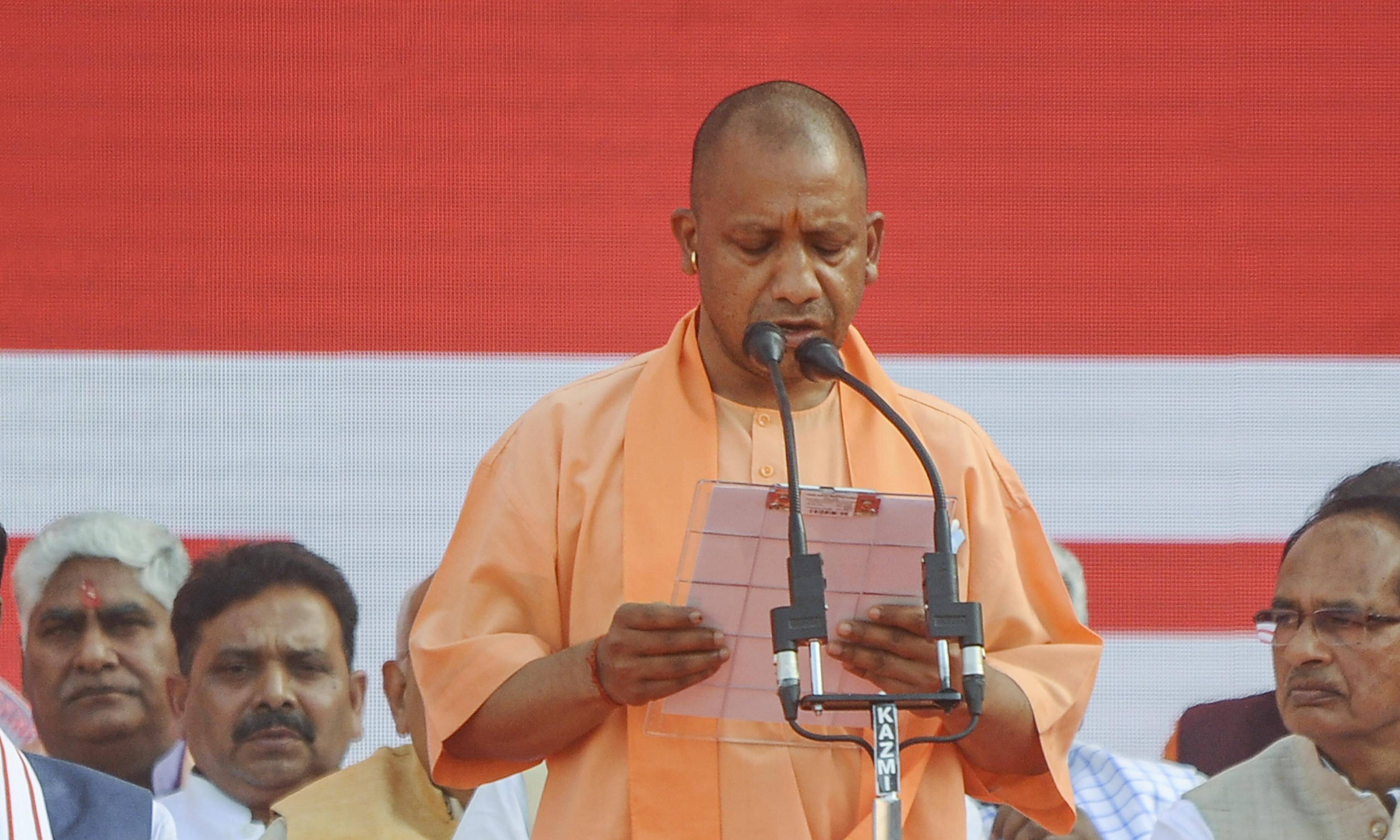 CM Adityanath, Akhilesh Yadav take oath as members of UP Assembly