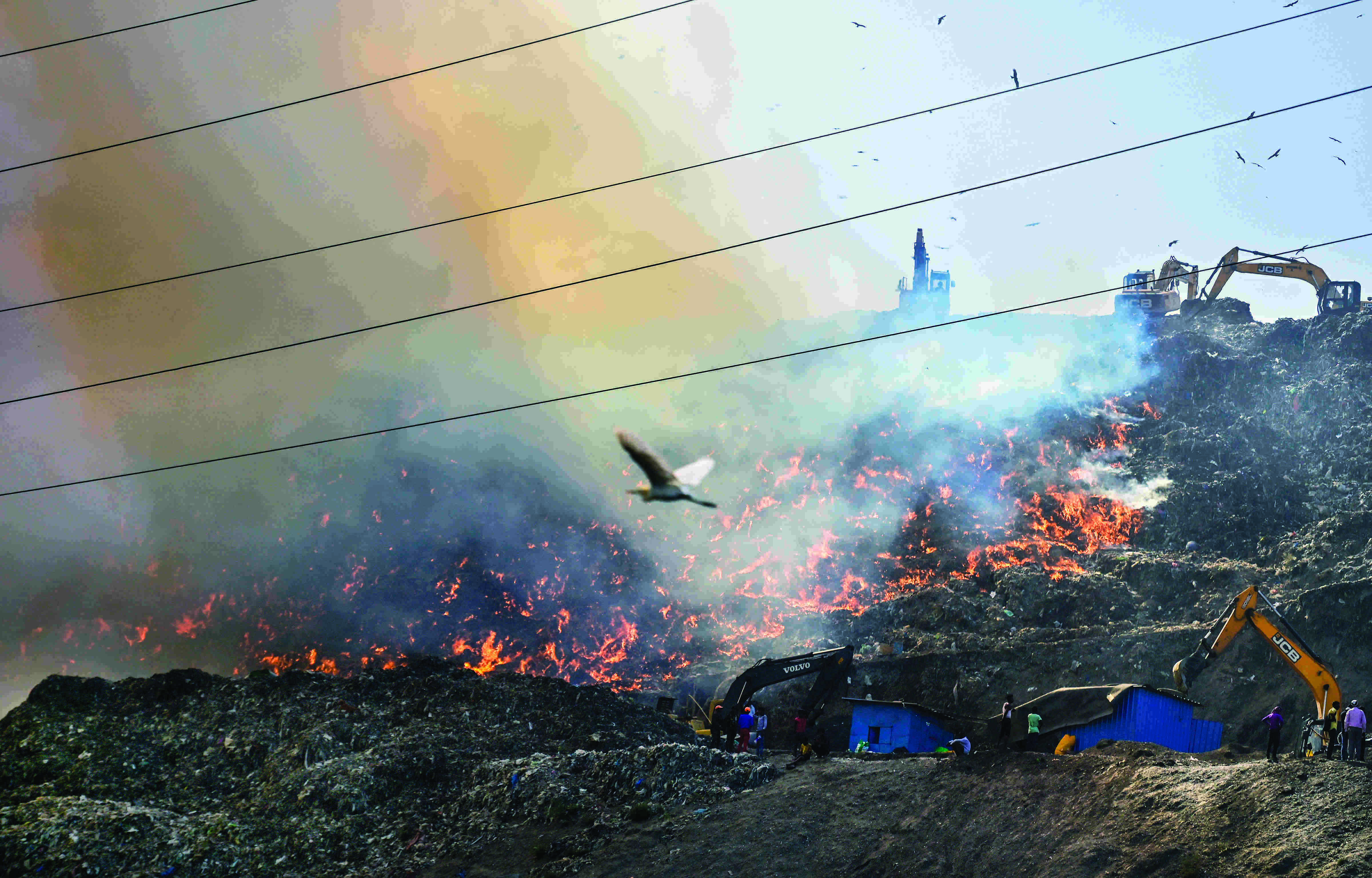 Massive blaze at Ghazipur landfill, DPCC told to probe Massive blaze at Ghazipur landfill, DPCC told to probe