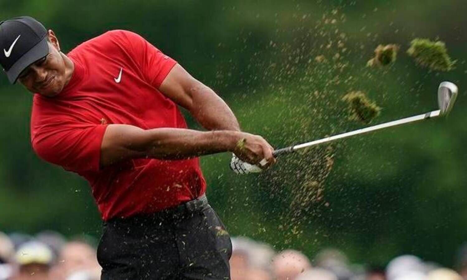 Woods arrives at Augusta National as Masters talk mounts