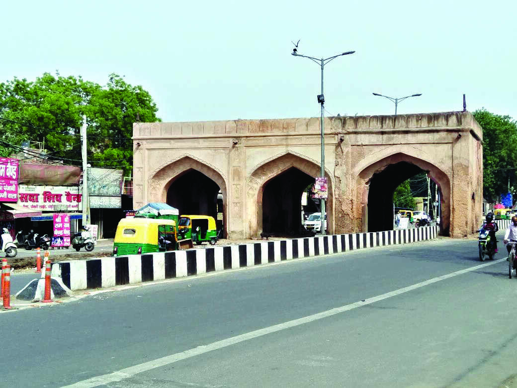 HC seeks reply from ASI over illegal constructions within 100 meter radial distance of Tripoliya Gate HC seeks reply from ASI over illegal constructions within 100 meter radial distance of Tripoliya Gate