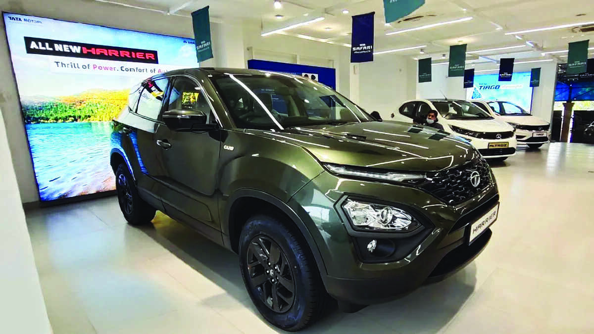 Maruti and Hyundai witness decline in March wholesales Maruti and Hyundai witness decline in March wholesales