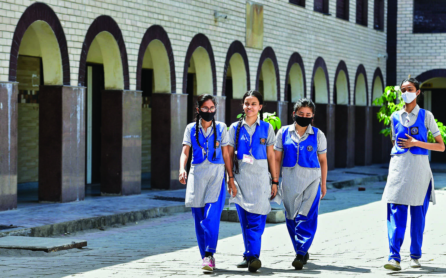 School bells ring again as classes go fully offline after Covid hiatus School bells ring again as classes go fully offline after Covid hiatus