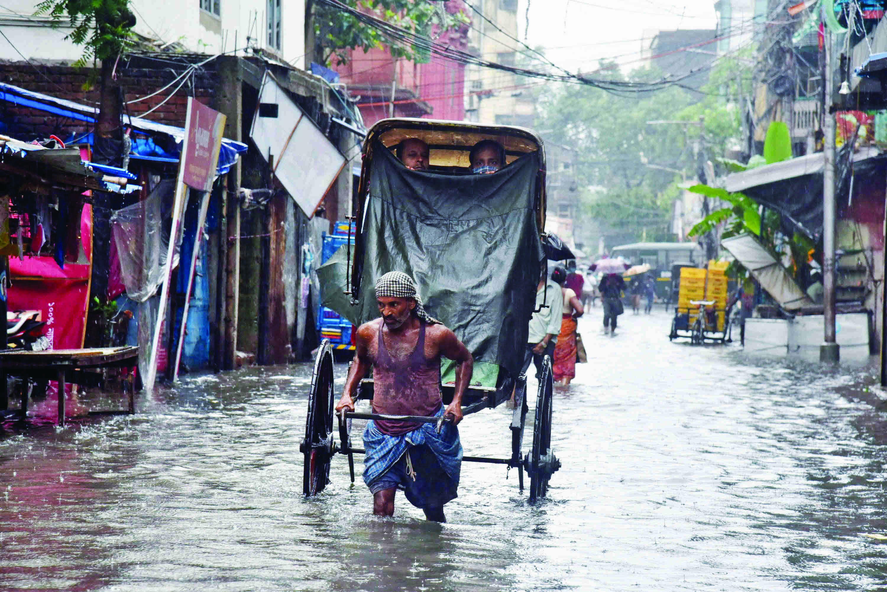 Rains likely to intensify in North Bengal in next 24 hrs Rains likely to intensify in North Bengal in next 24 hrs