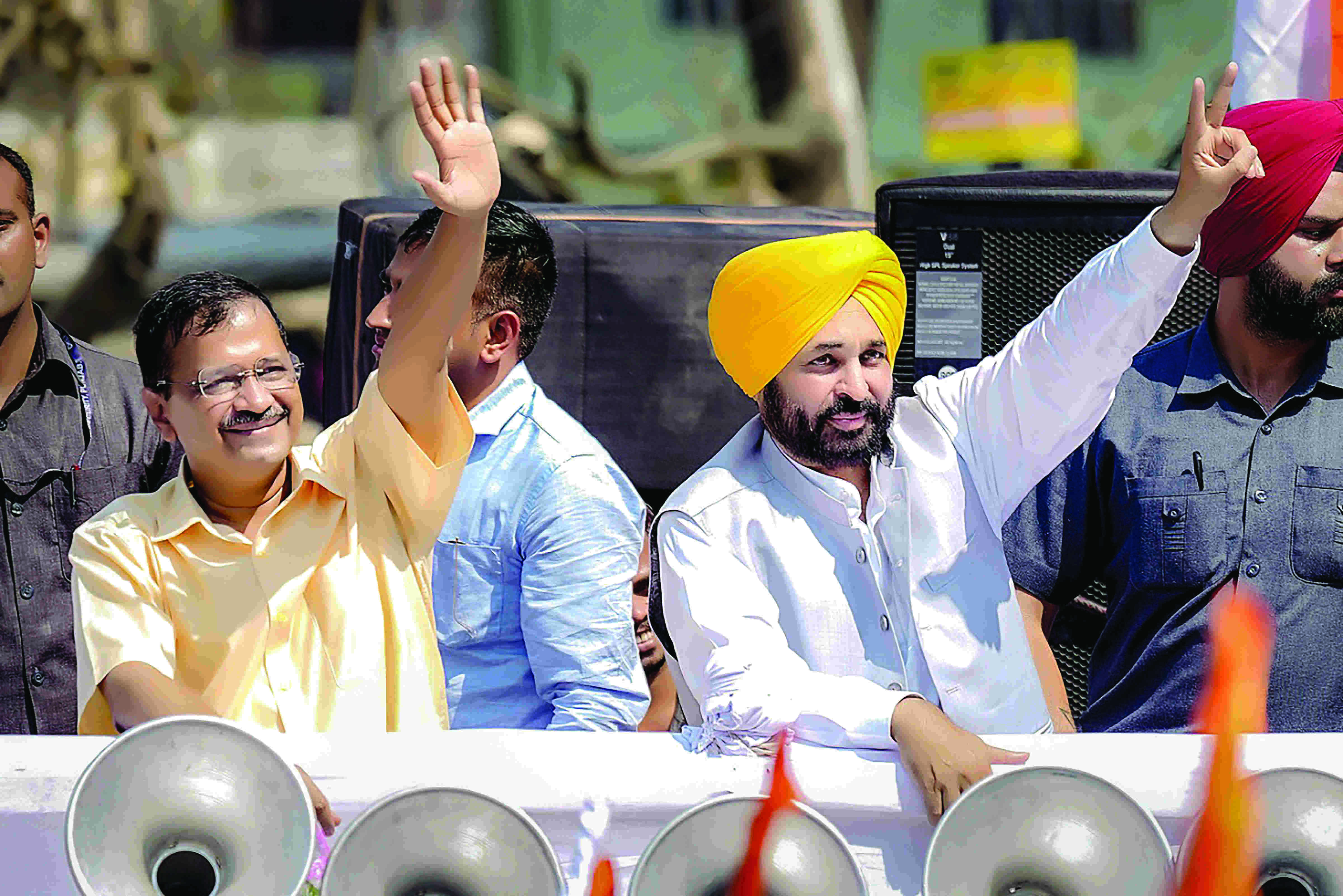 Give us a chance to end corruption: Kejriwal, Mann to Himachal voters