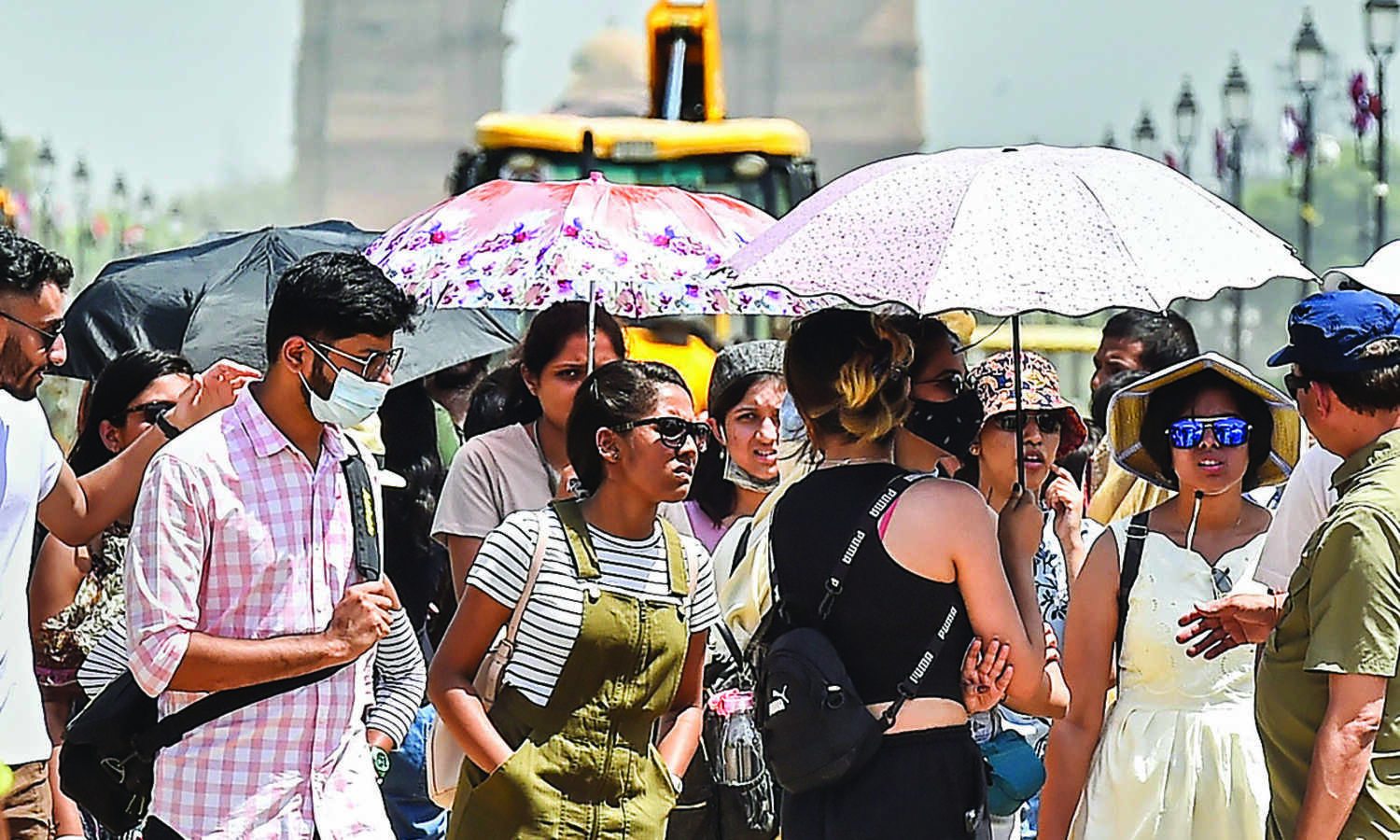 Capital sizzles as mercury crosses 42 degrees Celsius