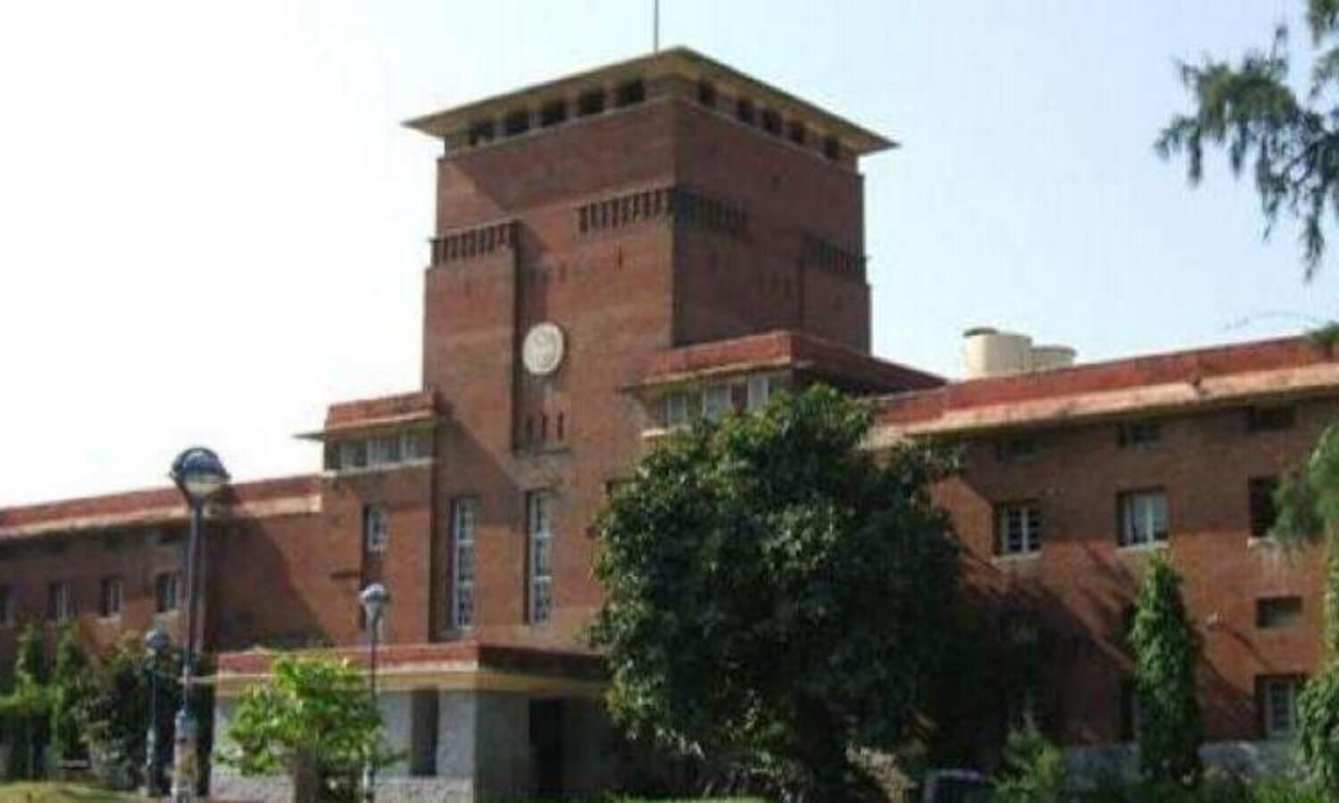 DU advises students to maintain order, focus on exam preparation