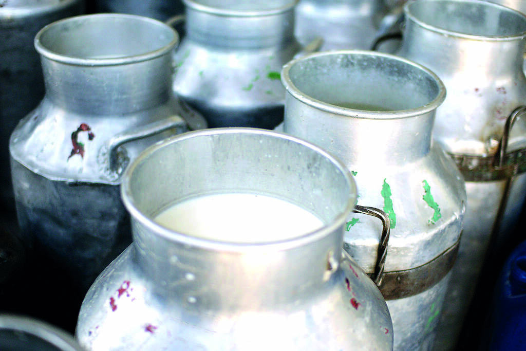 Banglar Dairy: Procurement of milk rises from 40,000 litre to 1L litre daily after state revises rate Banglar Dairy: Procurement of milk rises from 40,000 litre to 1L litre daily after state revises rate