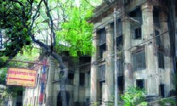 Three heritage buildings in city in shambles Three heritage buildings in city in shambles