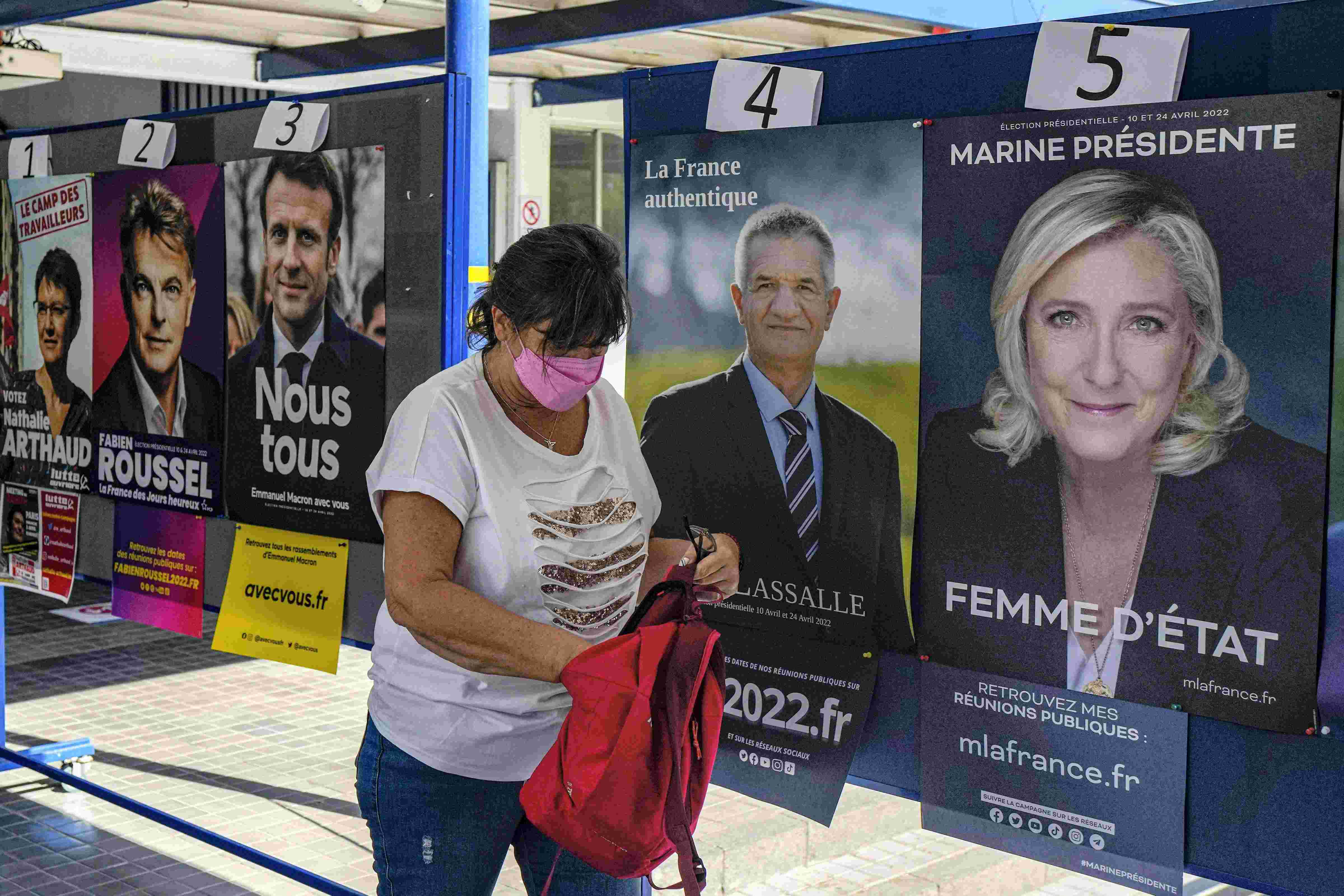 Polls open in 1st round of Frances presidential election Polls open in 1st round of Frances presidential election
