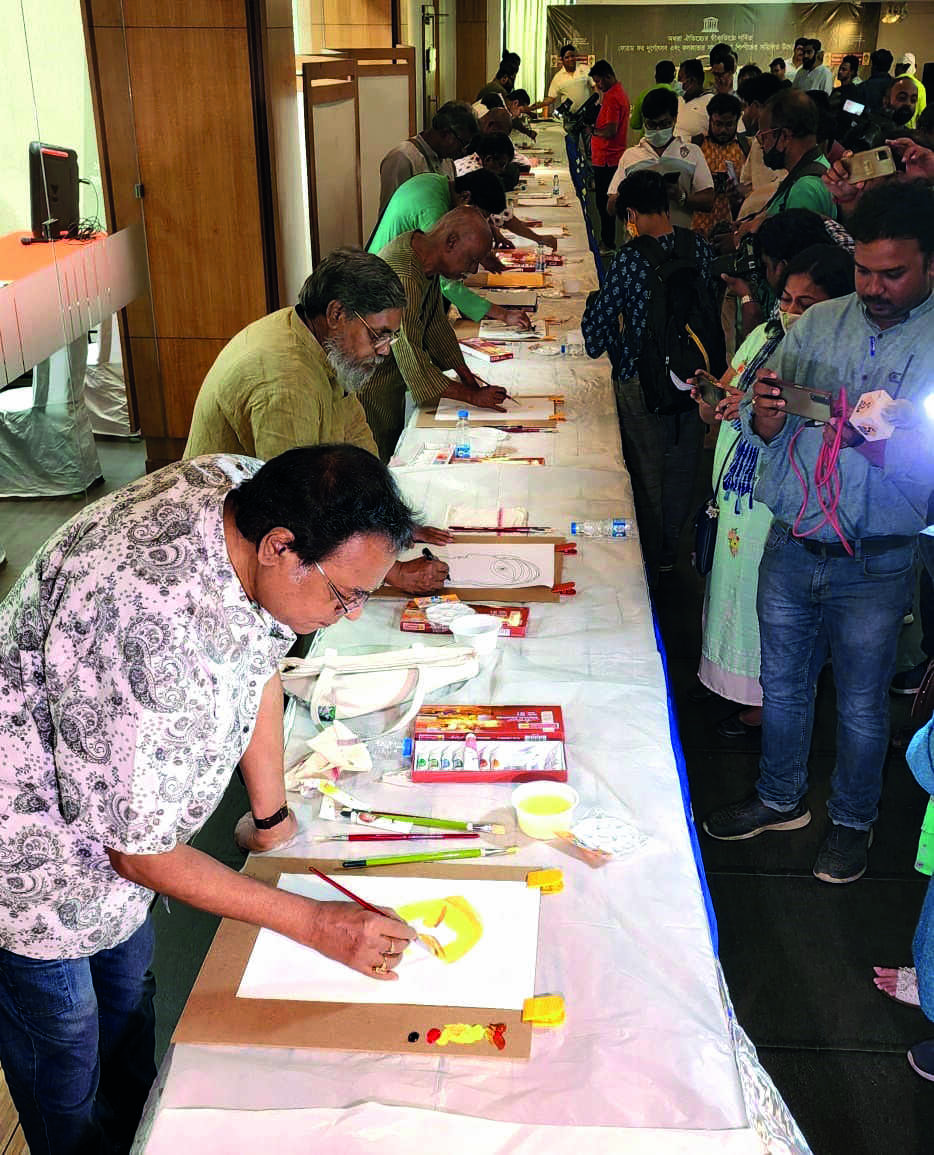 50 artists paint to acknowledge UNESCOs tag to Durga Puja