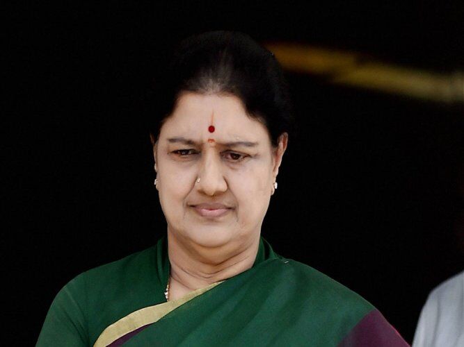 Sasikala plea against expulsion rejected by TN court