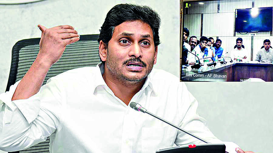 Andhra Cabinet reconstituted, one veteran among 25 Mins sworn-in Andhra Cabinet reconstituted, one veteran among 25 Mins sworn-in