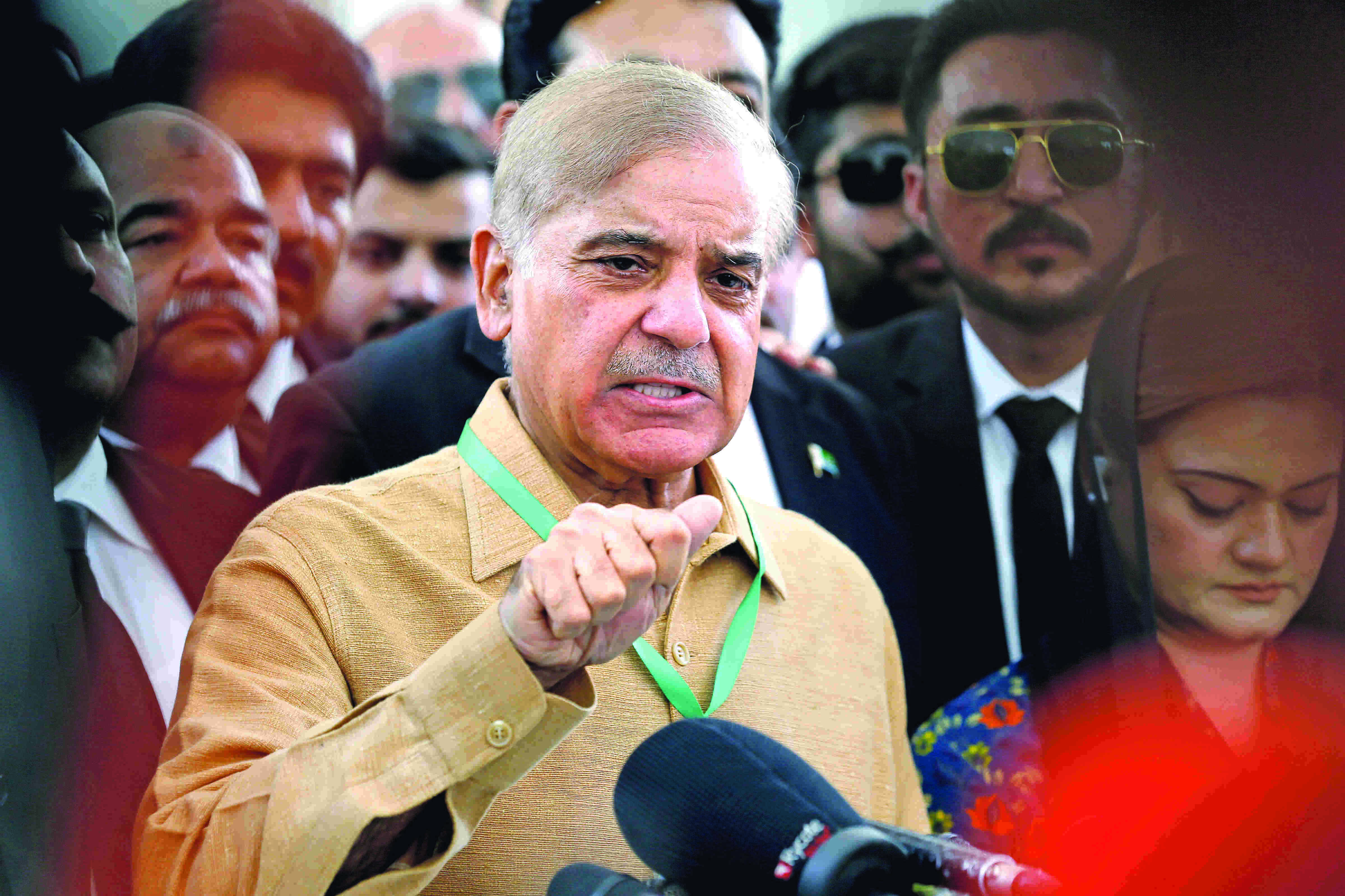 Shehbaz sworn-in as 23rd PM of Pak, rakes Kashmir in his inaugural speech Shehbaz sworn-in as 23rd PM of Pak, rakes Kashmir in his inaugural speech