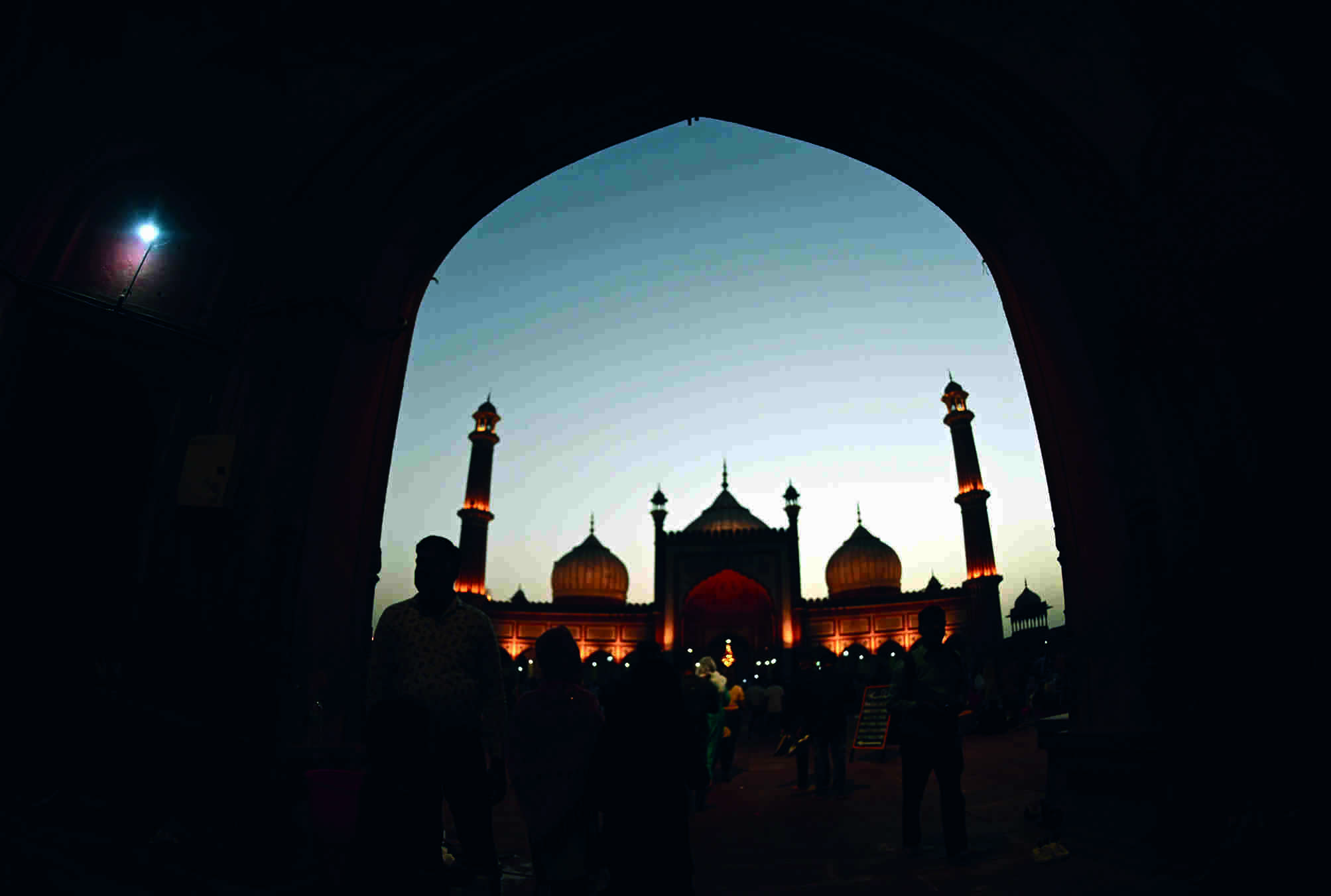 HC expresses concern over encroachment of public parks near Jama Masjid, directs authorities to file a status report HC expresses concern over encroachment of public parks near Jama Masjid, directs authorities to file a status report
