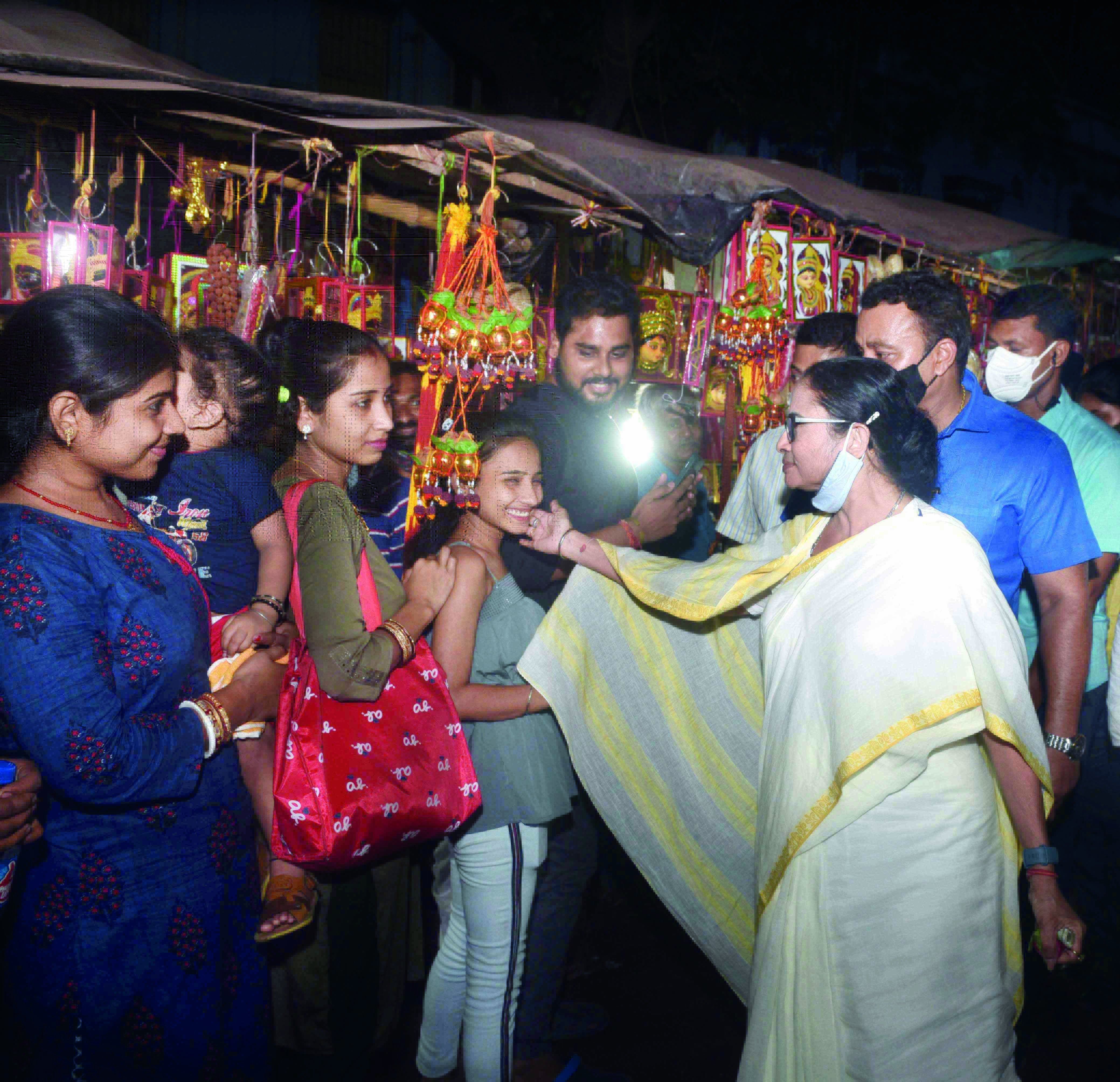 State spending Rs 300 cr for Kalighat skywalk: CM State spending Rs 300 cr for Kalighat skywalk: CM