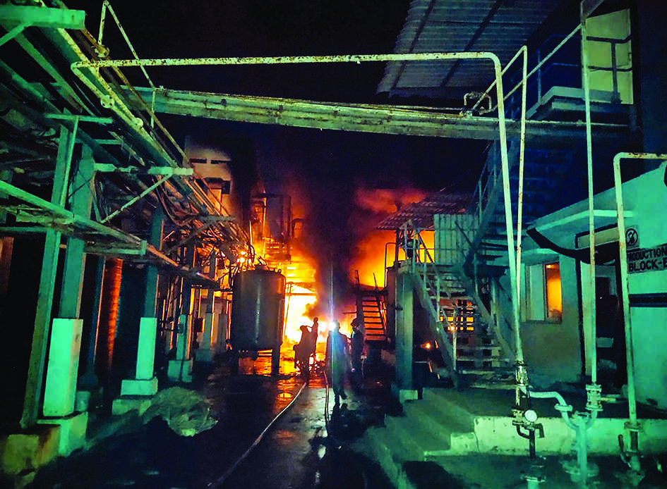 Andhra: 6 workers killed in fire