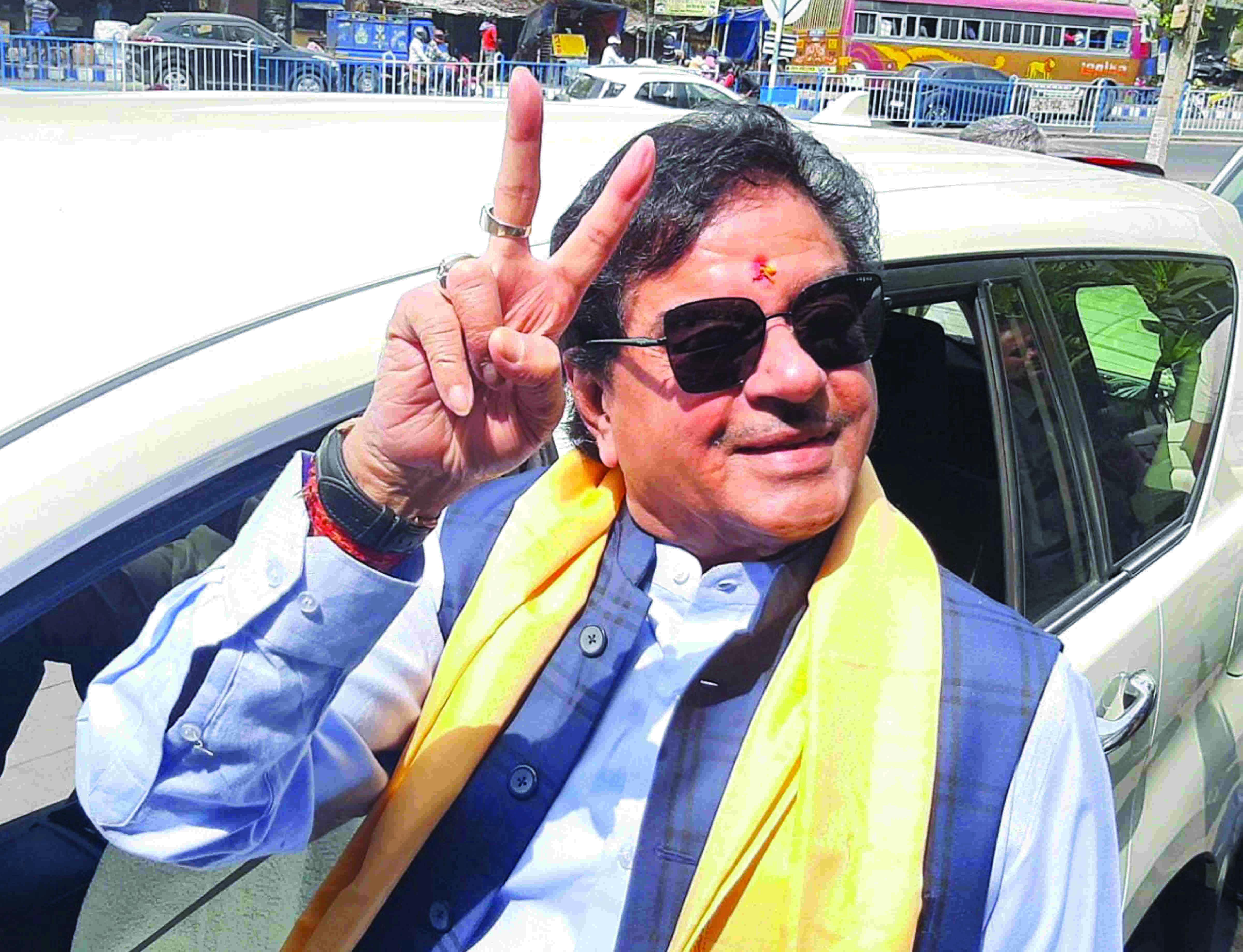 Asansol bypoll: TMCs Shatrughan Sinha breaks record, wins seat by over 3L votes Asansol bypoll: TMCs Shatrughan Sinha breaks record, wins seat by over 3L votes