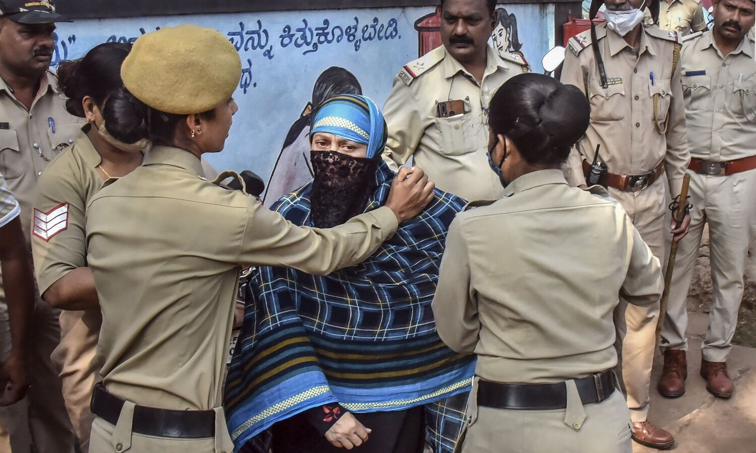 40 arrested in Hubballi after violence over social media post