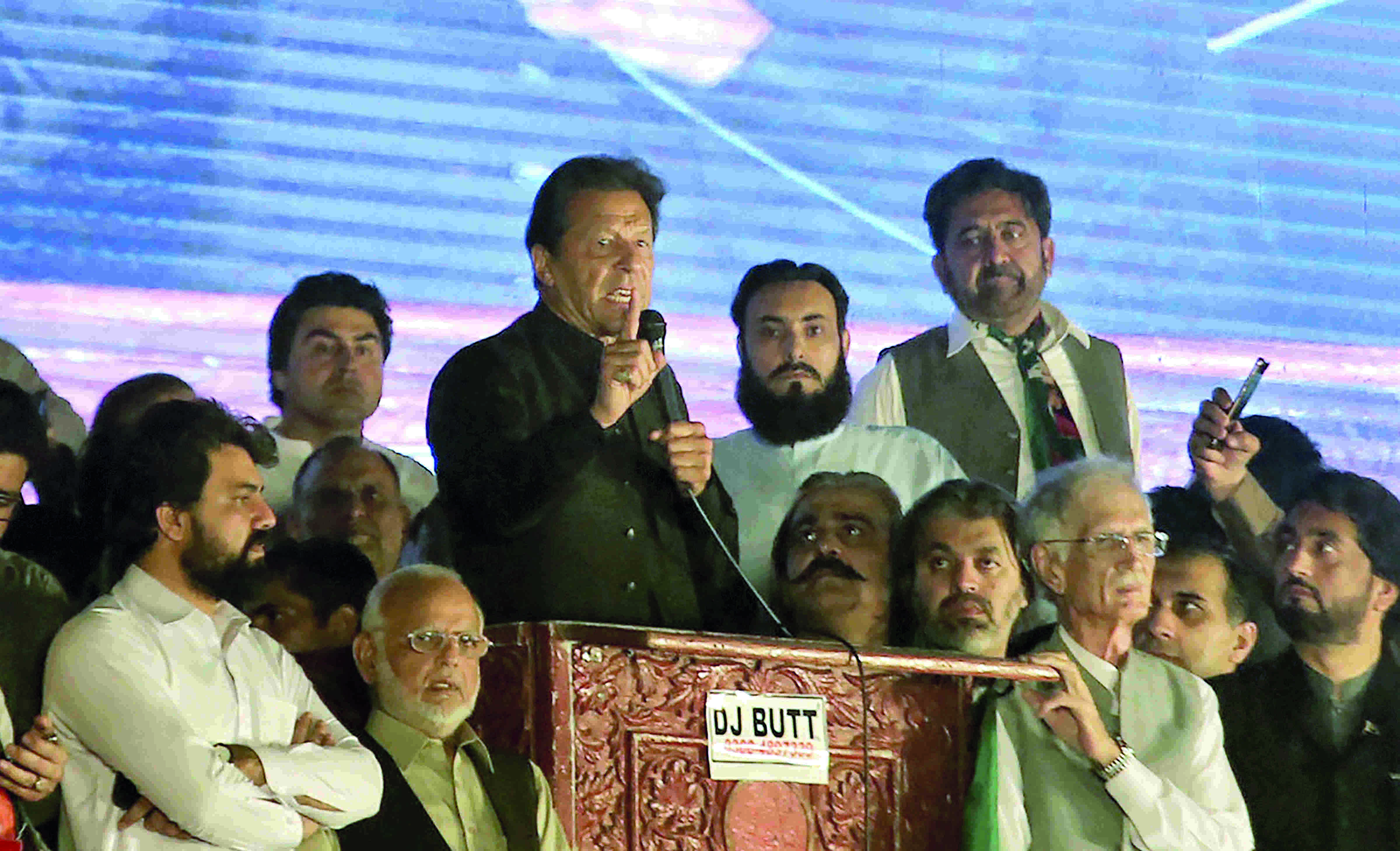 Imran Khan claims Sharif-led govt trying to push him out of the game