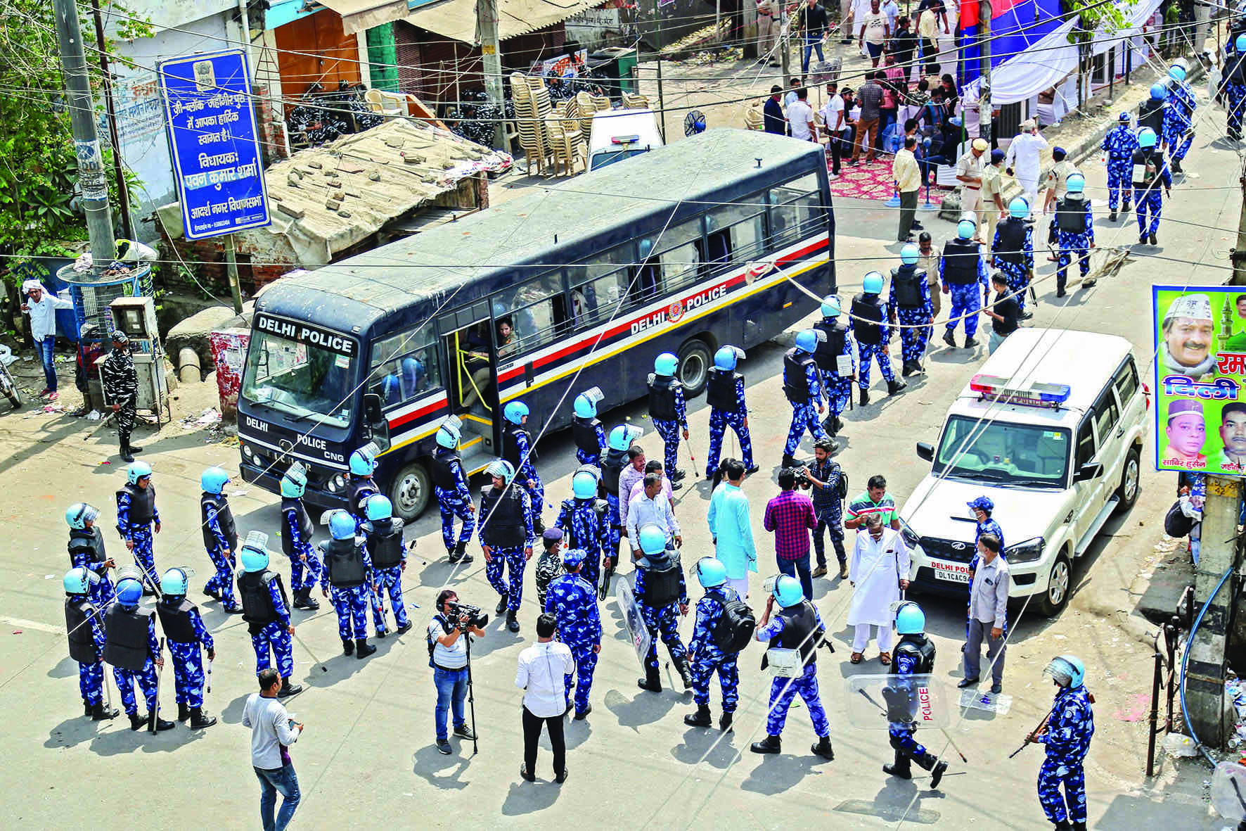Residents recall horror at mosque; police says both sides took to stone-pelting Residents recall horror at mosque; police says both sides took to stone-pelting