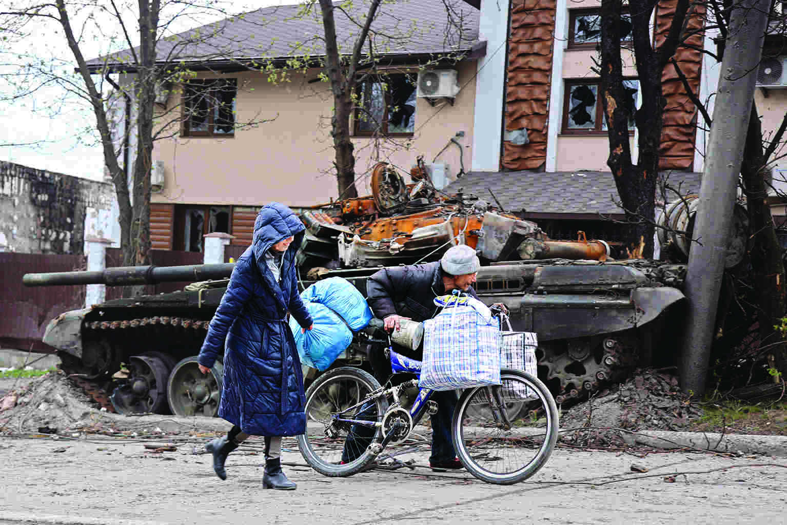 Ukraine war refugees top 5 million Ukraine war refugees top 5 million
