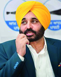 Punjab CM announces Rs 1 cr aid for cops dying on line of duty Punjab CM announces Rs 1 cr aid for cops dying on line of duty