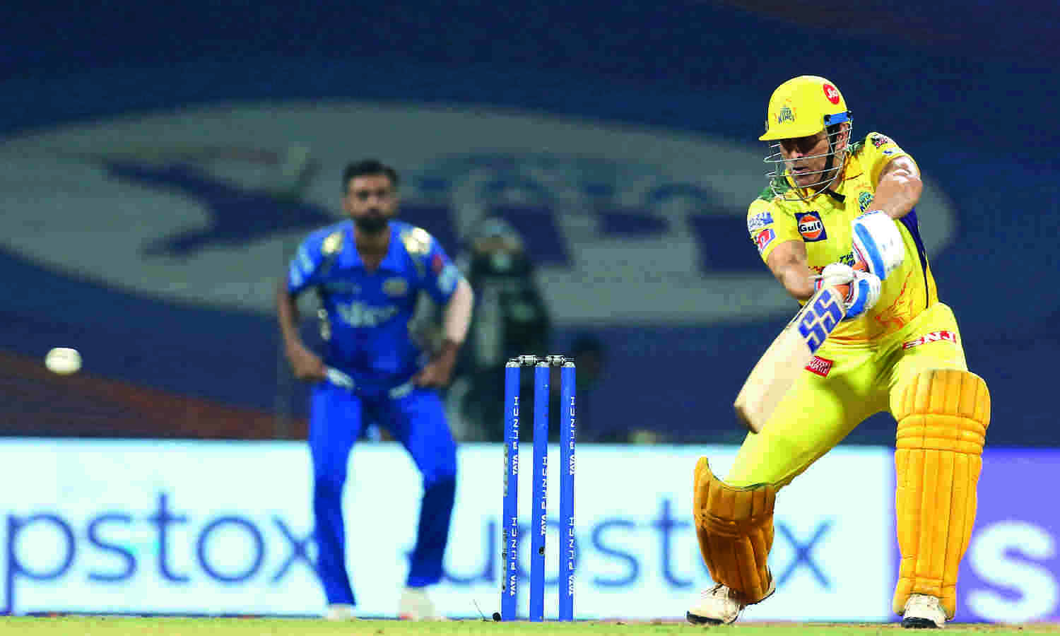 Like old times, MS Dhoni scripts thrilling last ball win for CSK