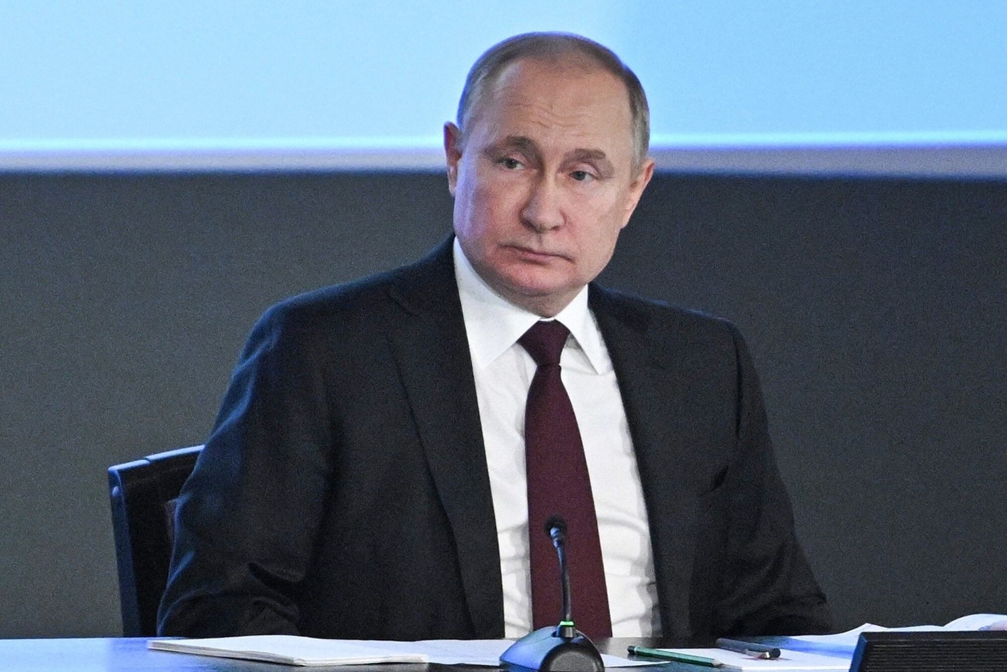 Putin tries to claim Mariupol win but wont storm holdout Putin tries to claim Mariupol win but wont storm holdout
