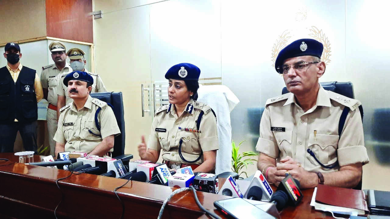 Ggm: 6 held for cash van robbery Ggm: 6 held for cash van robbery
