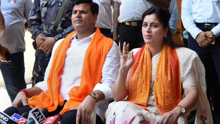 Hanuman Chalisa: HC refuses to quash FIR against MP Navneet Rana and MLA Ravi Rana