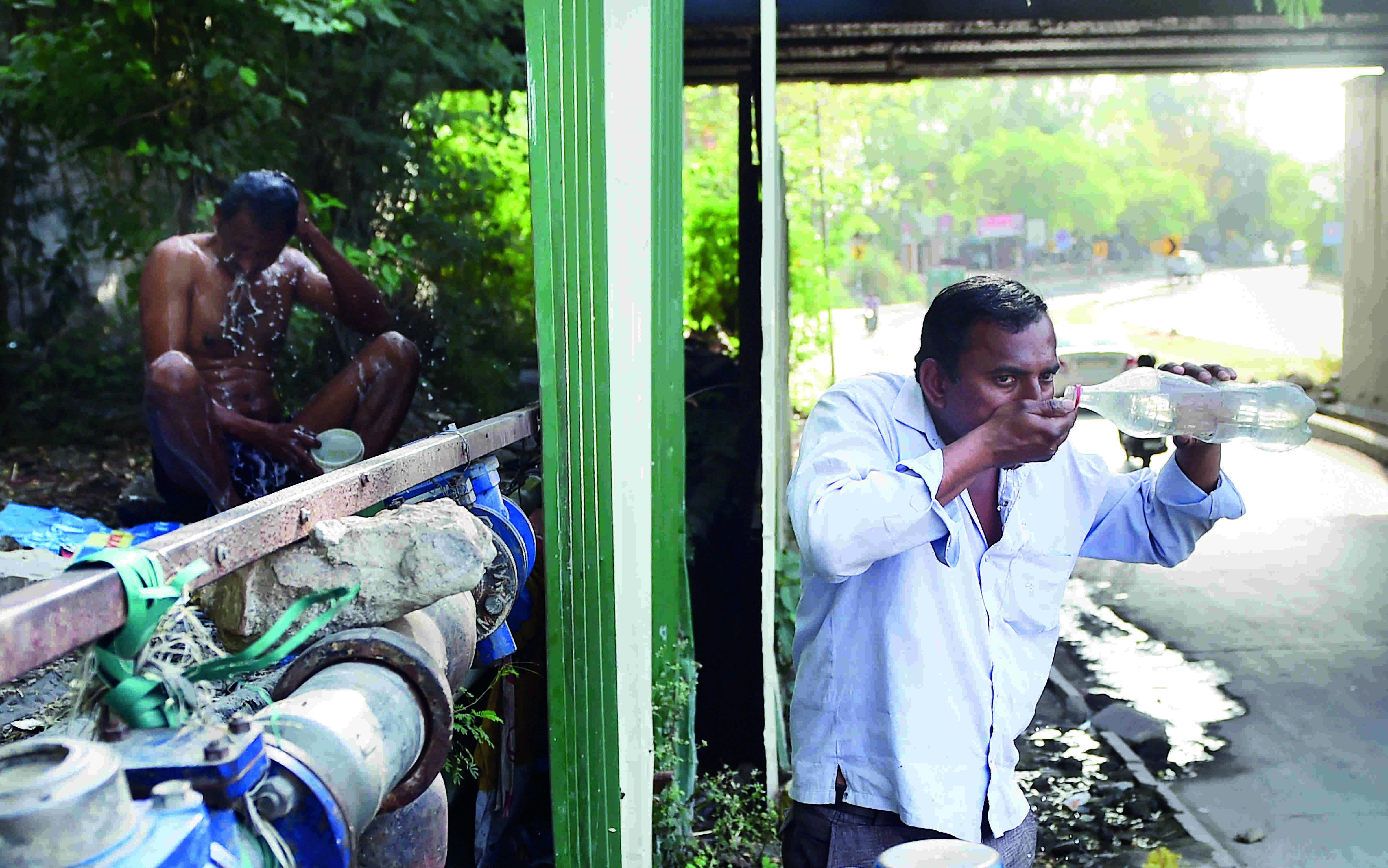 Relief shortlived as temperature  crosses 40 deg Celsius in Delhi