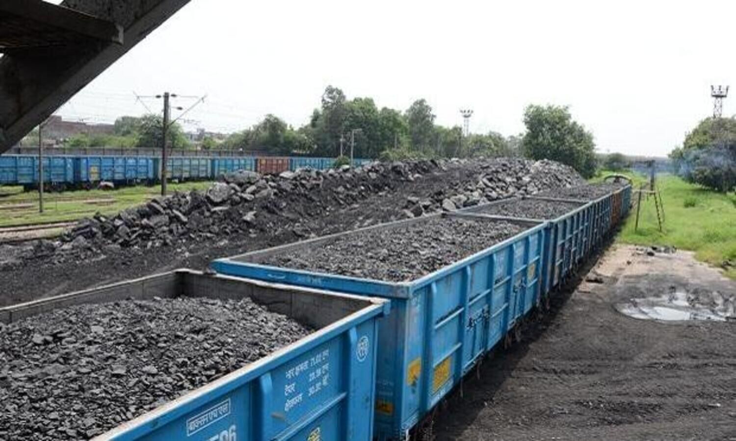 Assocham bats for zero import duty on coal, more rail rakes