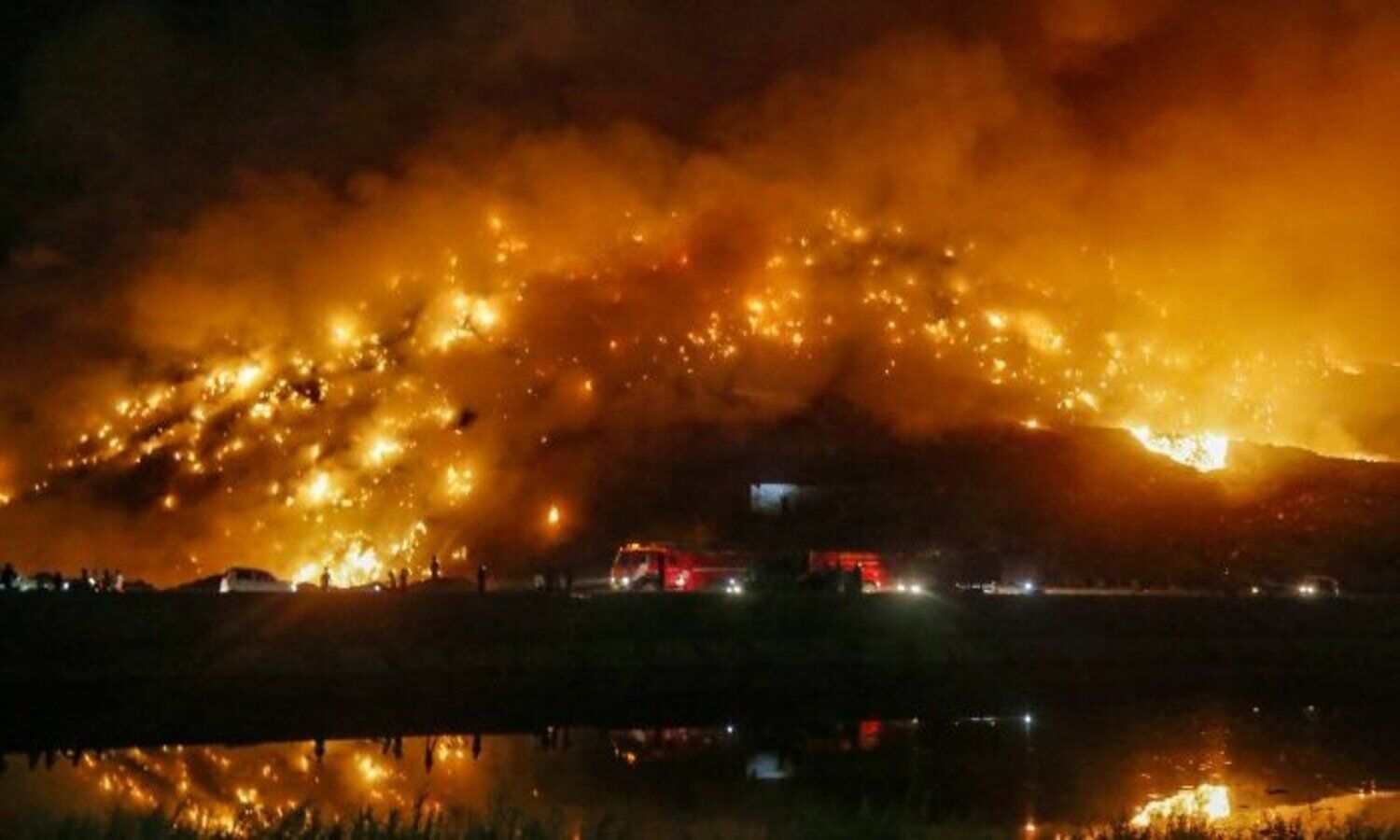 Delhi: Efforts to tame Bhalswa landfill fire continue for third day