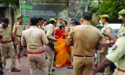 Noida: After VHP, Bajrang Dal  members beat up cops, case  registered, one held & let out