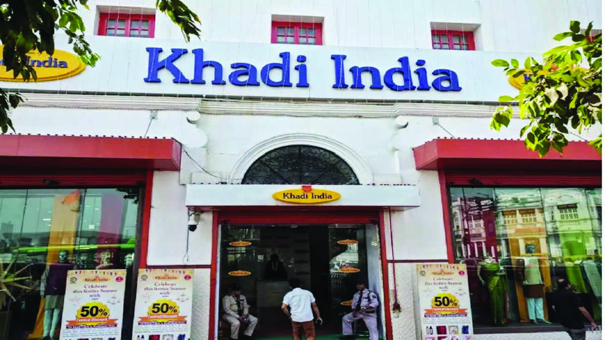 KVIC clocks `1.15 lakh cr turnover in FY22