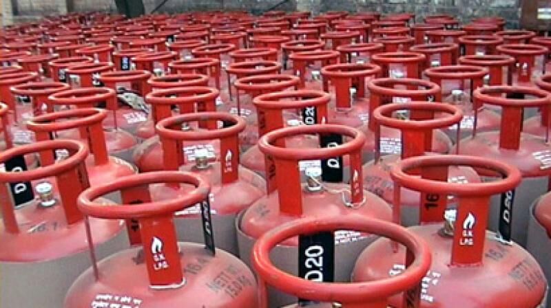 Cong slams govt over hike in price of commercial cooking gas cylinder Cong slams govt over hike in price of commercial cooking gas cylinder