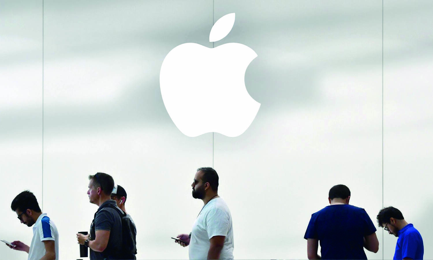Apple Inc hit with EU antitrust charge over payment technology