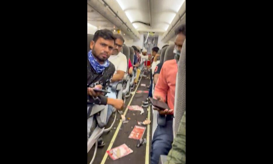 Durgapur flight: DGCA starts probe; SpiceJet says flyers were told to remain seated