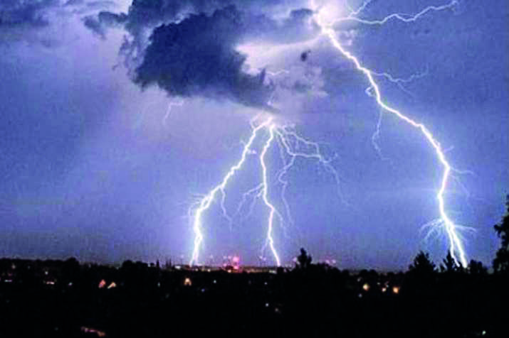 Storm in South Bengal dists: At least 4 dead since Sunday Storm in South Bengal dists: At least 4 dead since Sunday