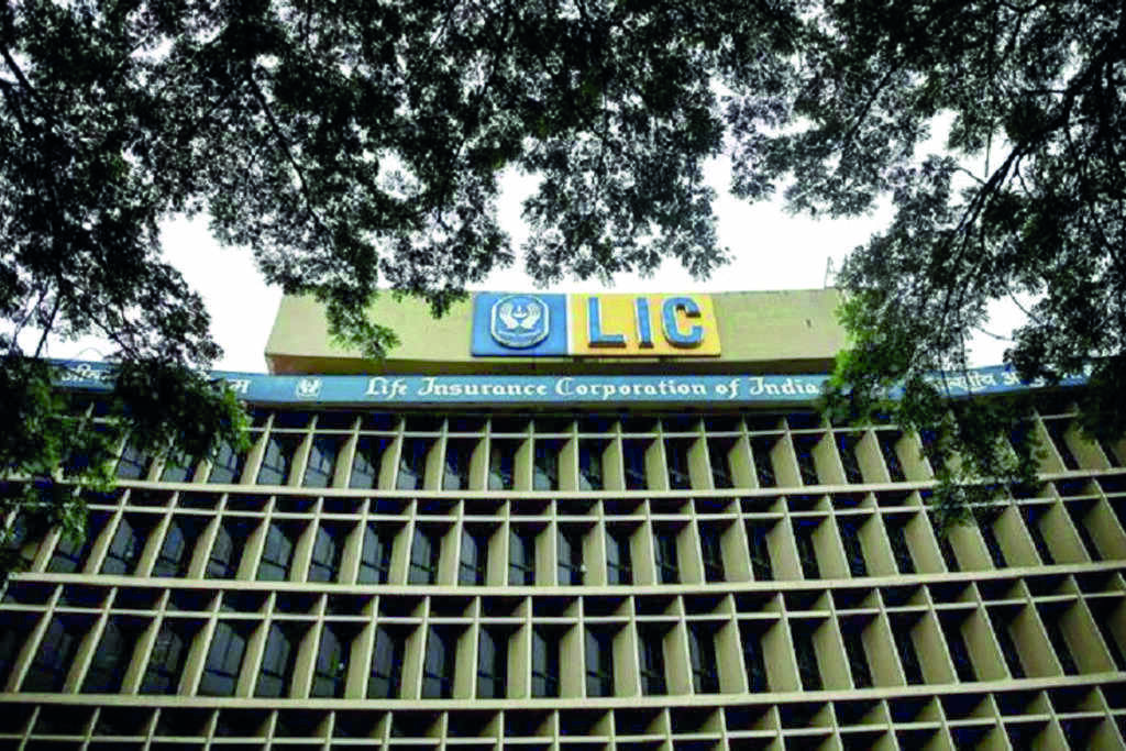 LIC raises Rs 5,627 crore from anchor investors LIC raises Rs 5,627 crore from anchor investors