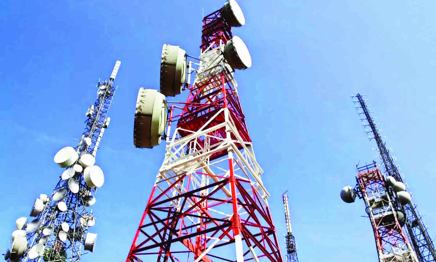 Telecom firms gross revenue falls 2.64% to `69,695 cr; AGR up 16% in Dec 2021 quarter