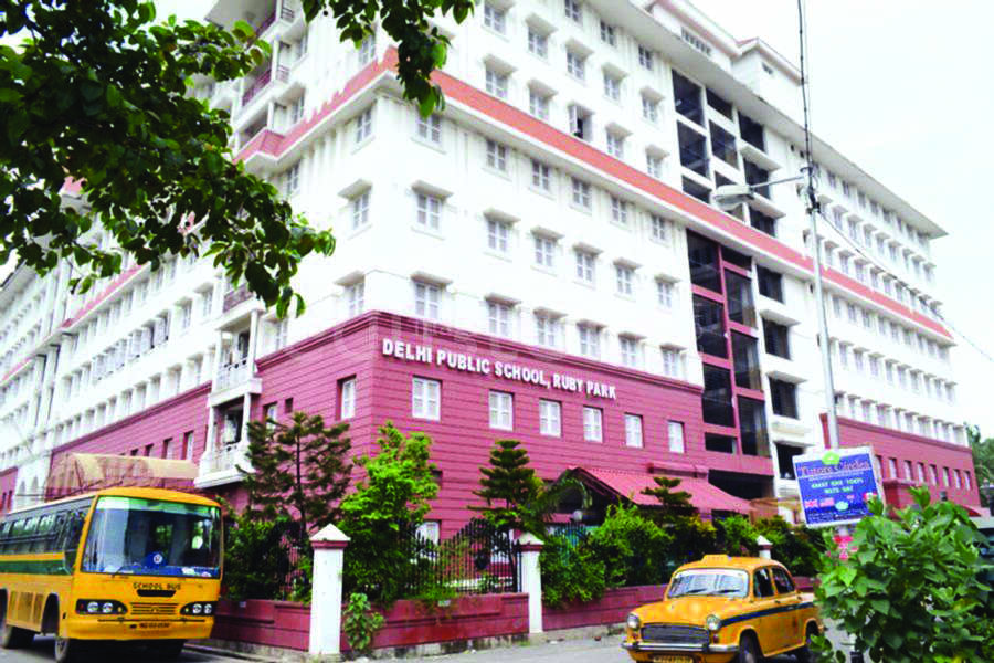 Citys private schools go back to online mode