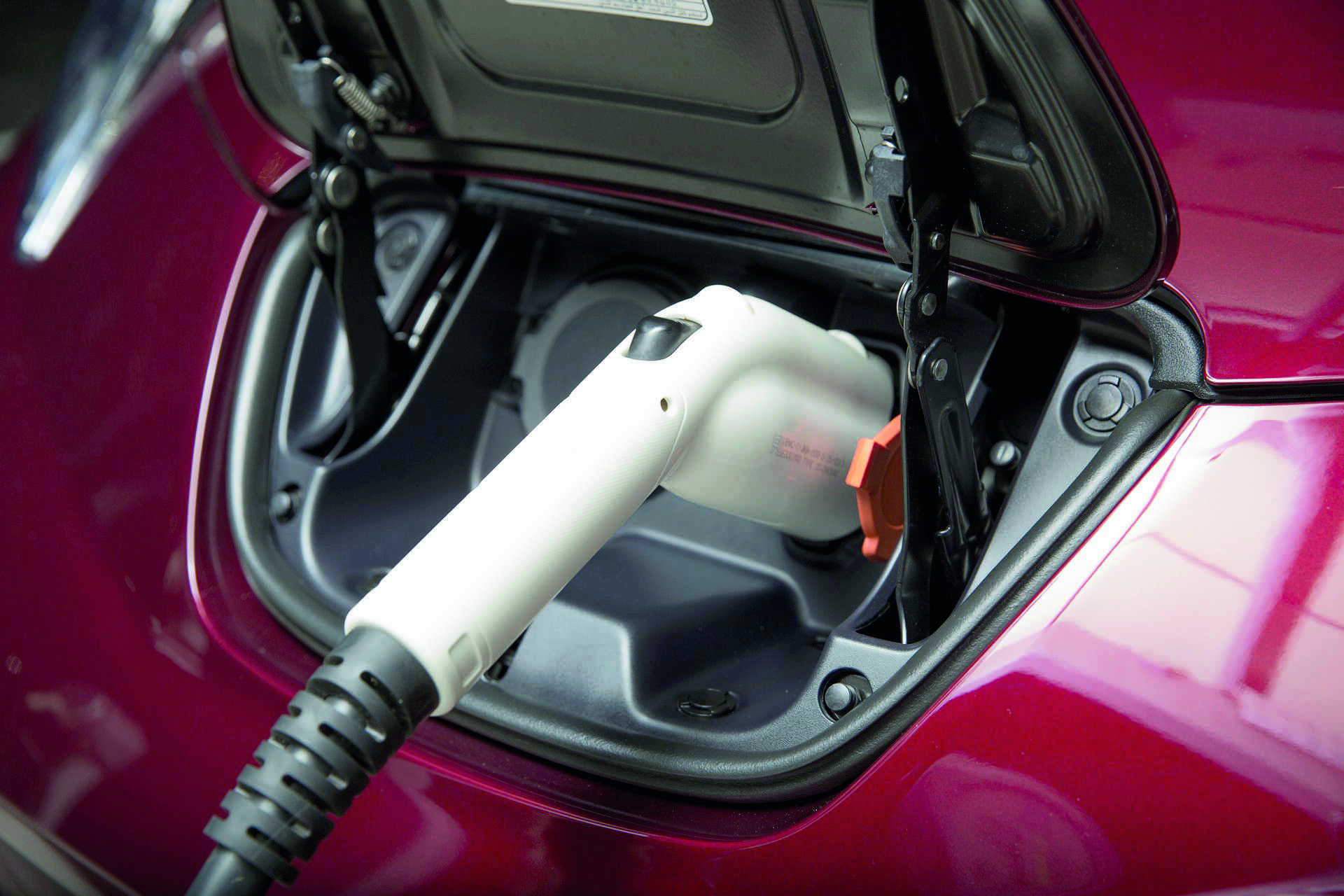 Lower taxes on hybrid cars can help faster adoption of EVs Lower taxes on hybrid cars can help faster adoption of EVs