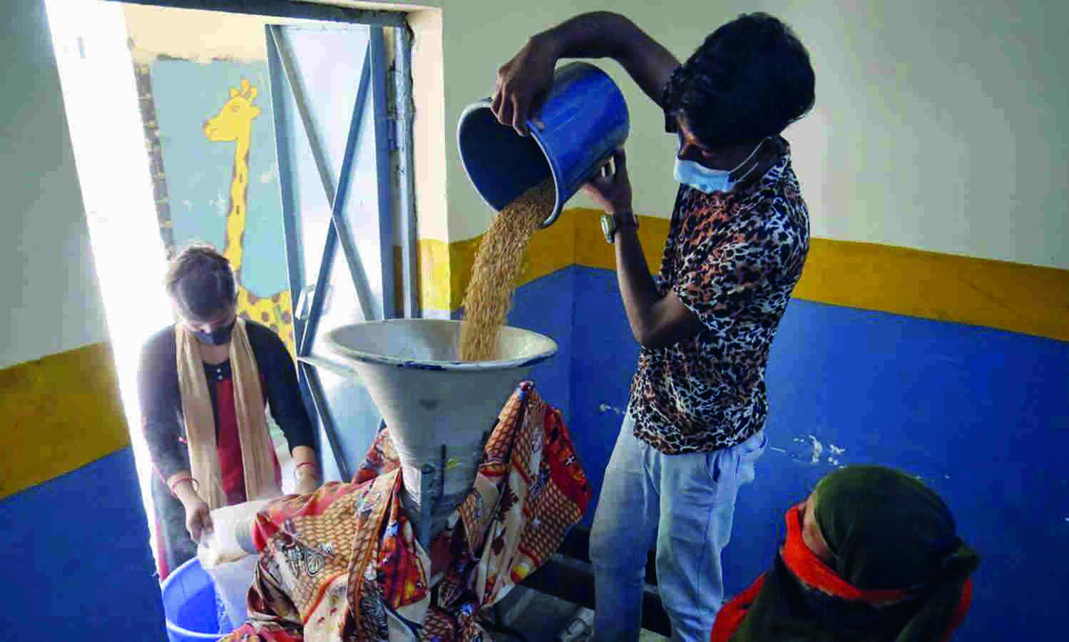 Average retail price of wheat flour rises 13% to `32.91 per kg in one year