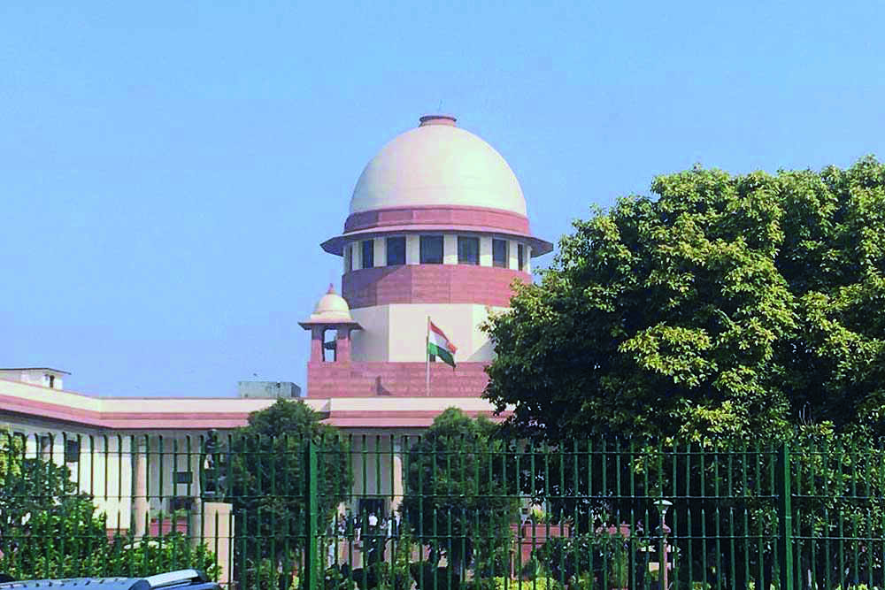 Pleas against IT Rules: SC stays further proceedings before HCs